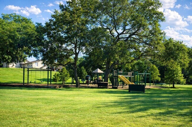 Building Photo - 2986 Buttonwood Dr