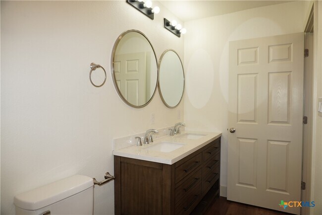 Building Photo - 1019 Haynes St