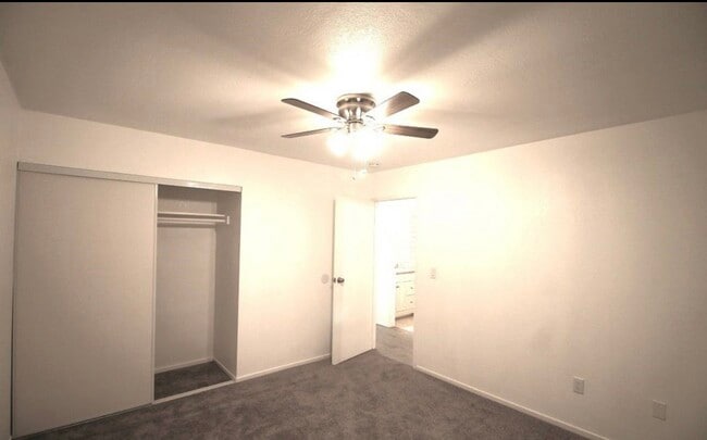 Building Photo - 1625 Sunrise Rd