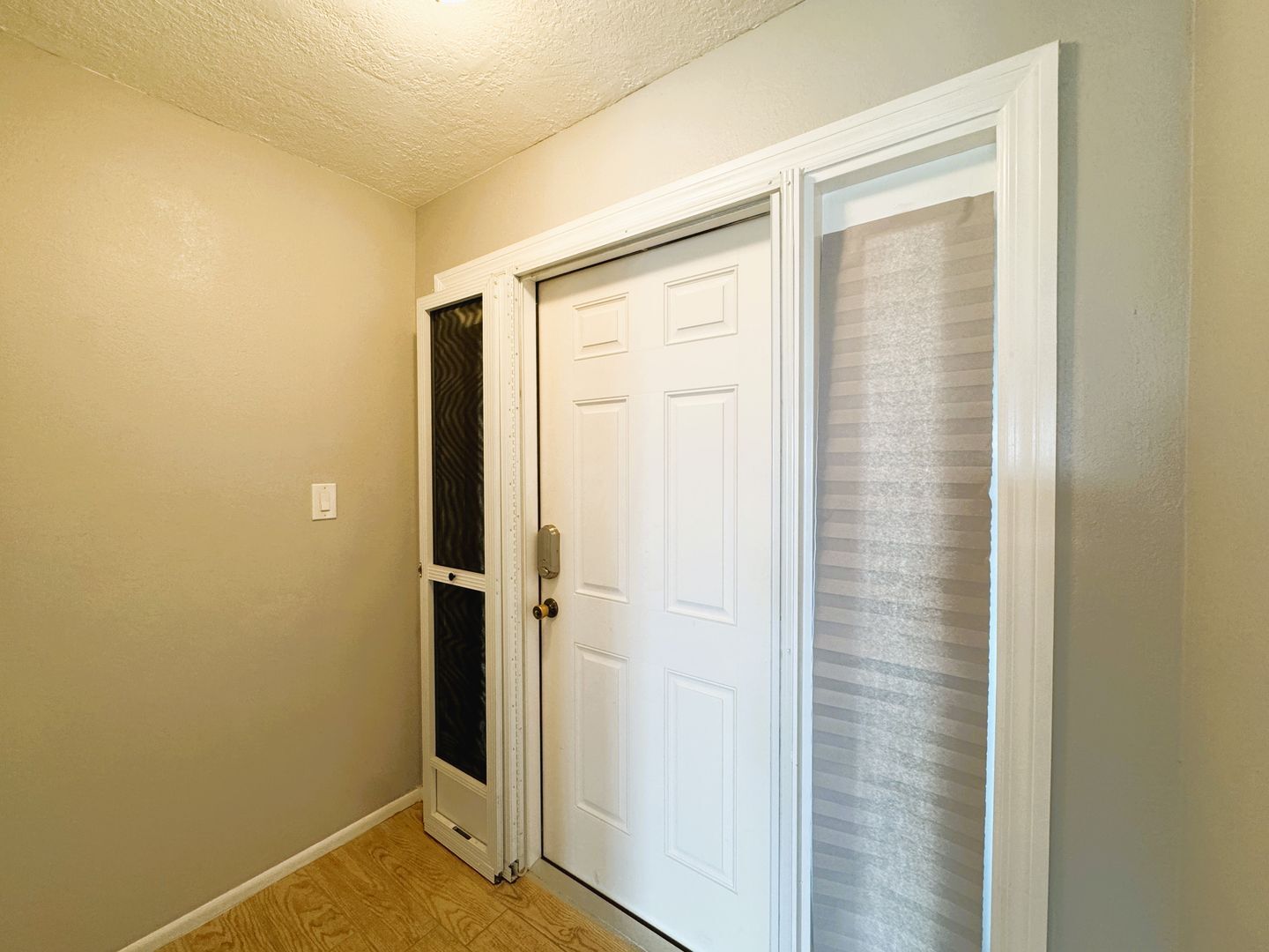 Building Photo - 1400 Mineo Dr