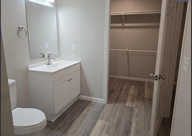 Building Photo - 4103 W 56th Pl