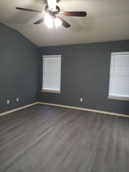 Building Photo - 2018 Old Ml Rd