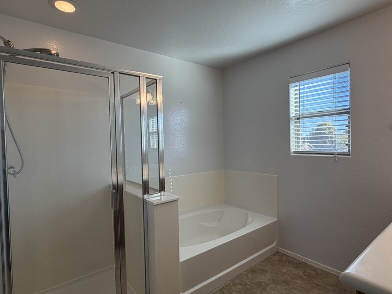 Primary Bathroom - 15642 W Devonshire Ave