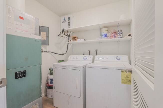 Building Photo - 1418