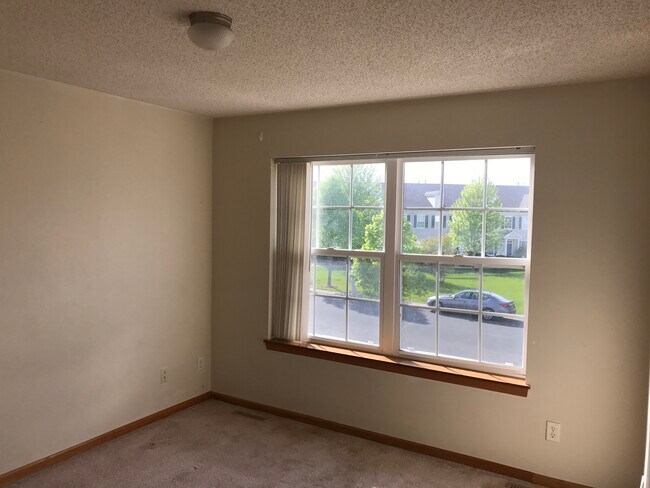 Building Photo - 676 Cobblestone Way