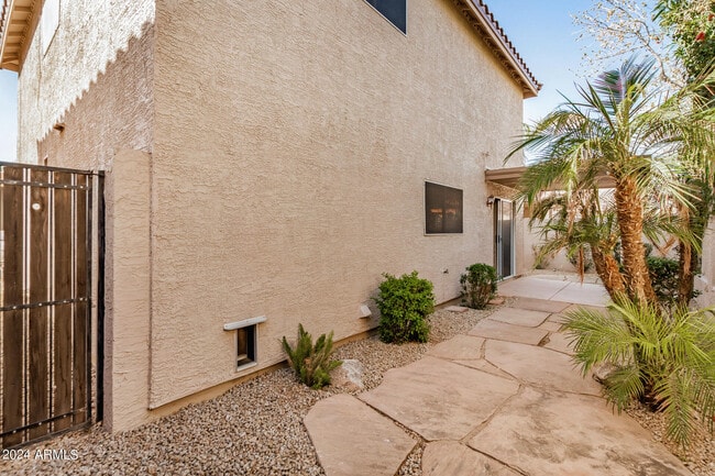 Building Photo - 8930 E Yucca St