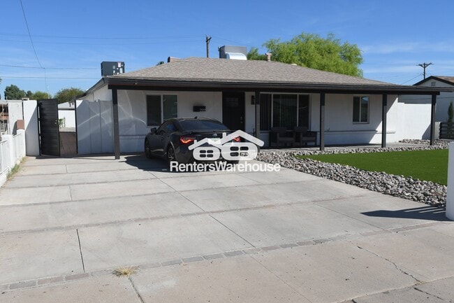 Building Photo - 222 E Southgate Ave