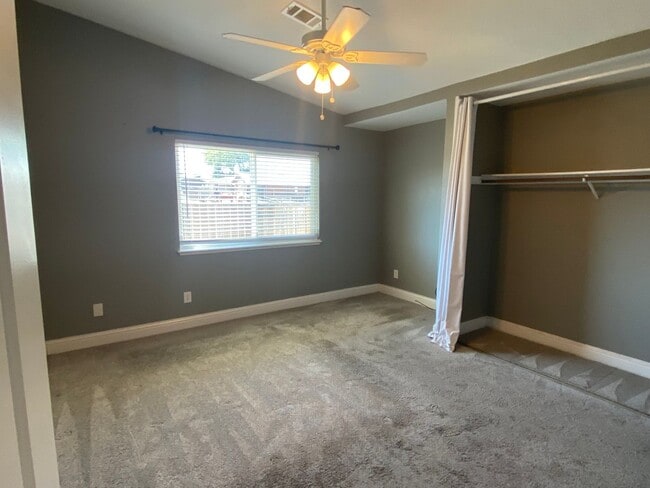 Building Photo - 205 Almondtree Ln