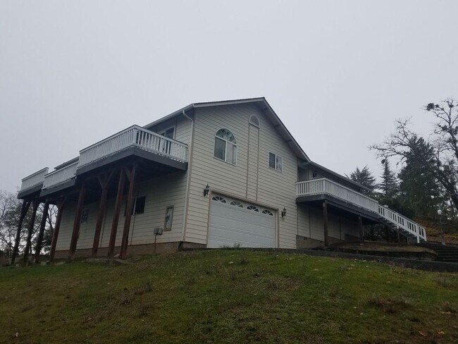 Building Photo - 326 Hill Top Dr
