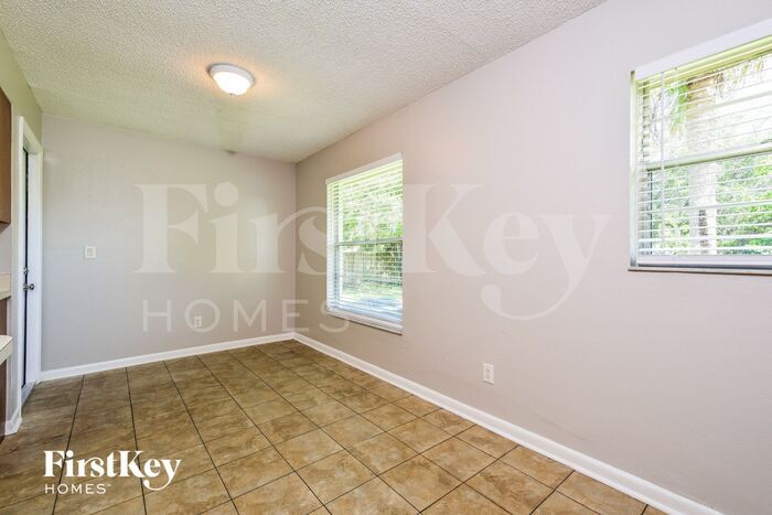 Building Photo - 656 Canal Dr