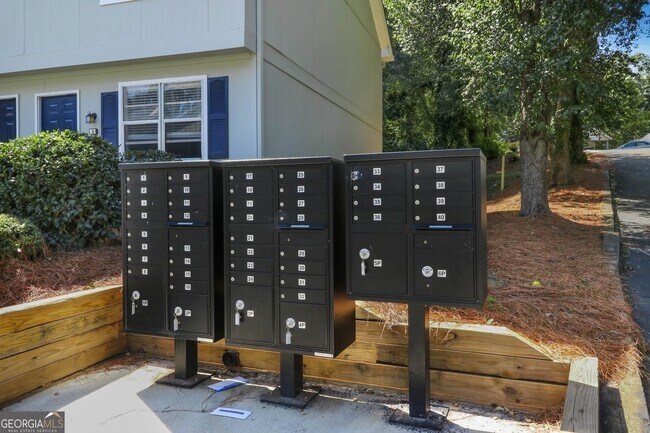 Building Photo - 356 N 19th St