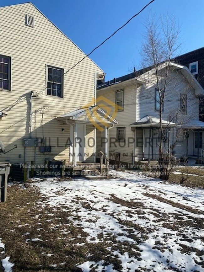 Building Photo - 3722-3724 N Illinois St