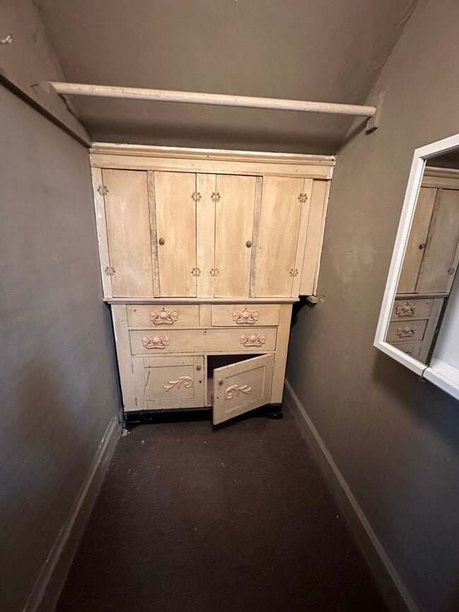 Building Photo - 208 N Cleveland St