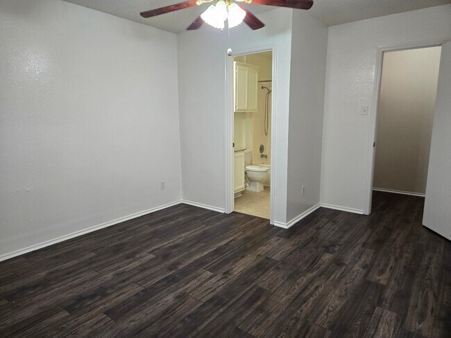Building Photo - 1106 Buttercup Cir