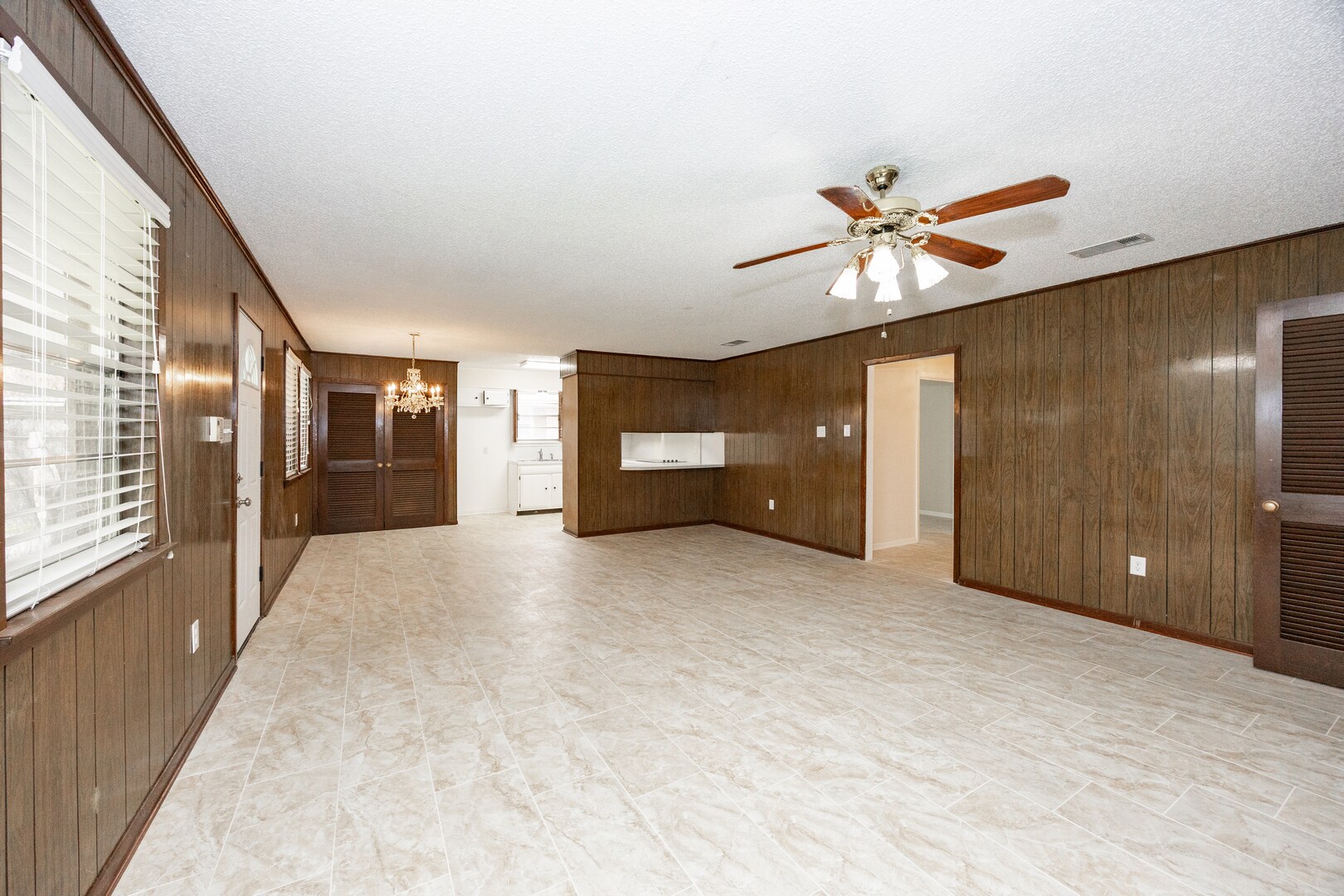 Building Photo - 12114 Tams Dr