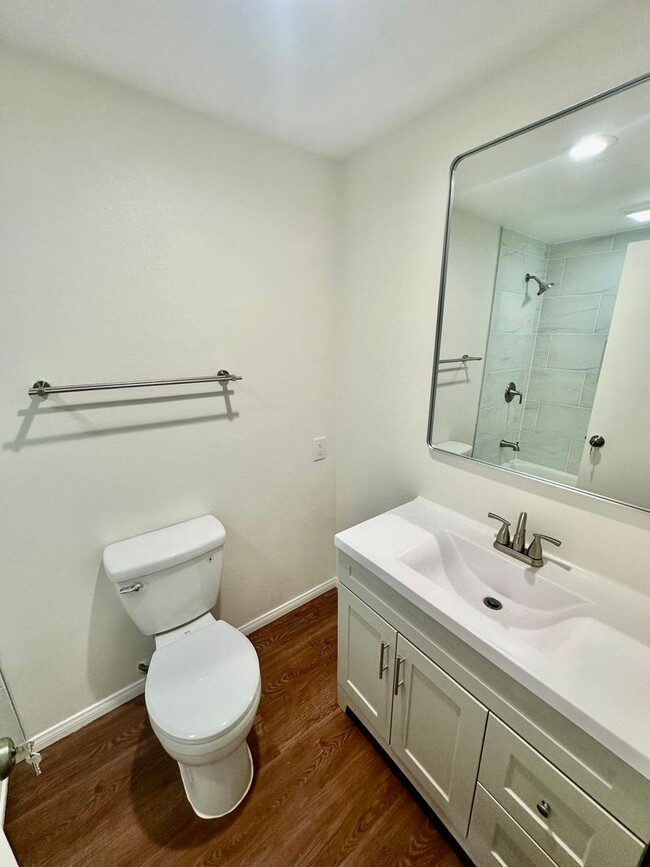 Building Photo - Spacious Newly Remodeled 4 Bedroom Orange ...