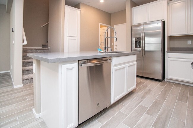 Building Photo - COMING SOON!! GorgeousTownhome in Summerlin