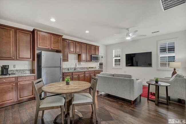 Building Photo - 10345 Rollins Dr