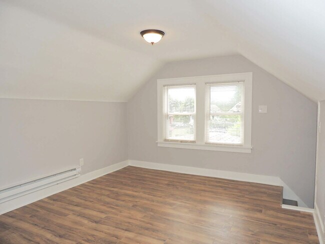 Building Photo - 2803 Avondale Ave