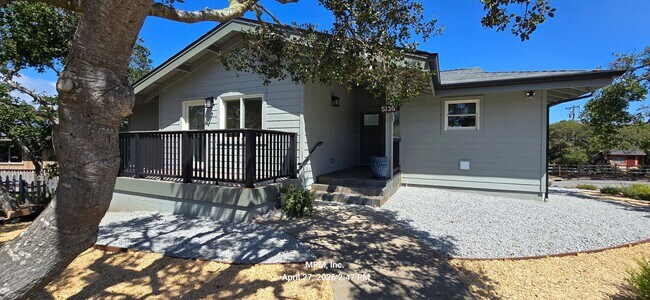Building Photo - large custom home with peek a boo ocean views