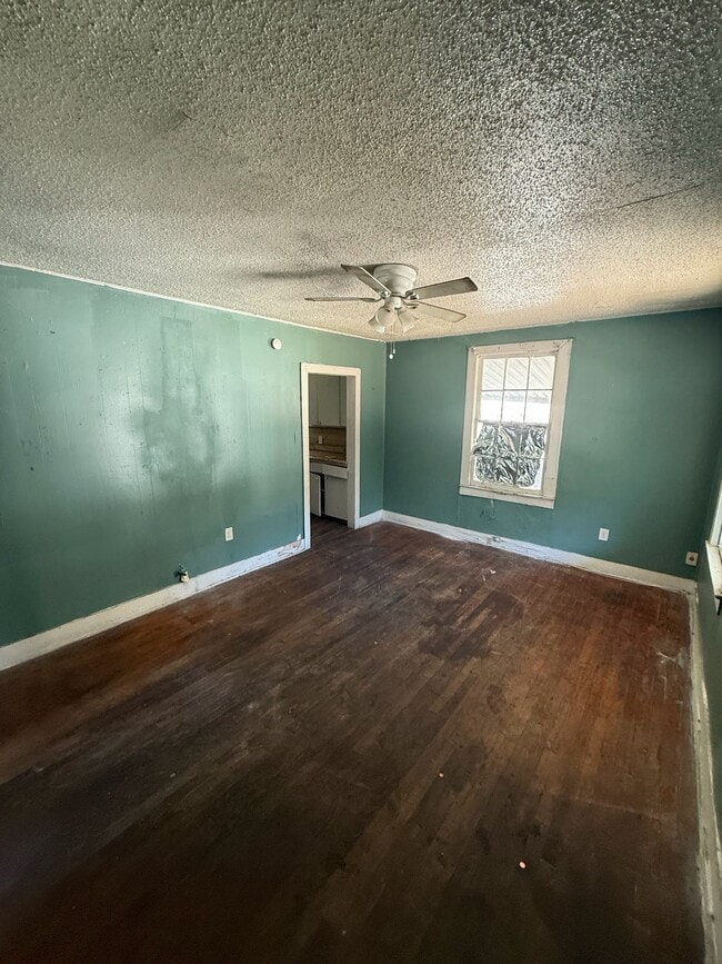 Building Photo - 3991 N Foster Dr