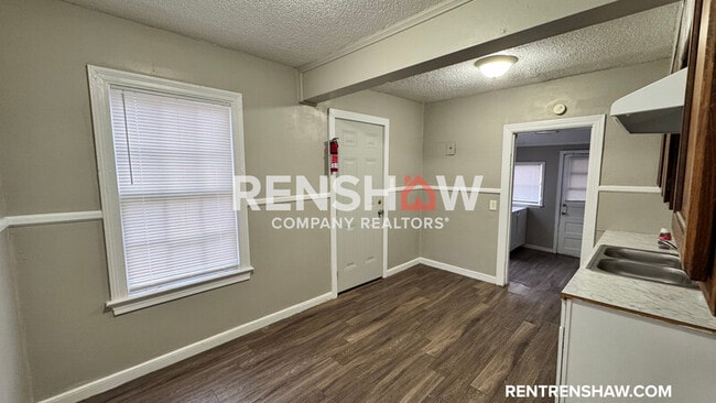 Building Photo - 3215 Tutwiler Ave