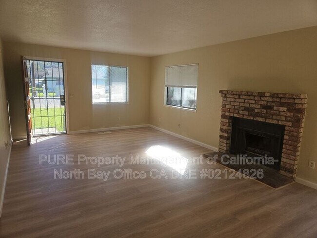 Building Photo - 120 Oak Manor Dr