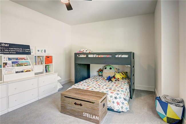 Building Photo - 1268 Hayes Dr SE