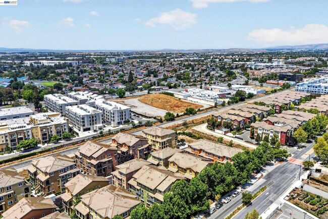 Building Photo - 1656 Lee Way