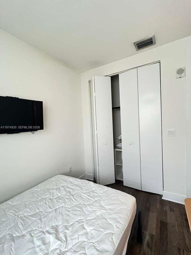 Building Photo - 10229 NW 64th Terrace