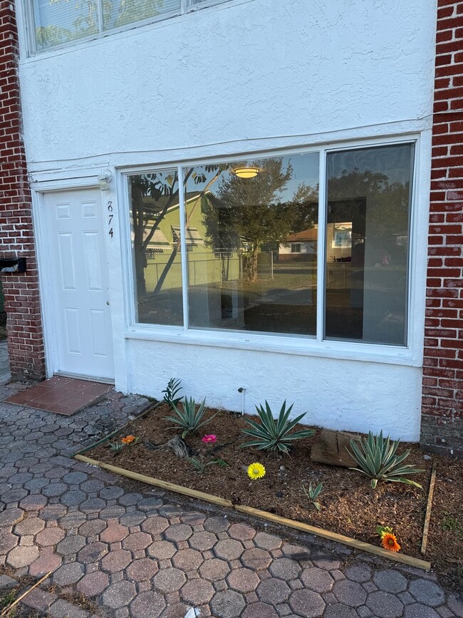 Building Photo - 874 Duplex