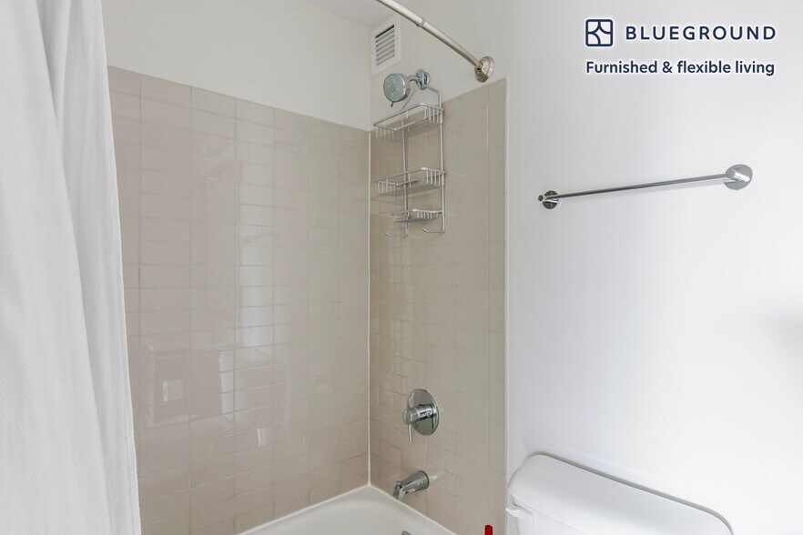 Building Photo - 901 S Ashland Ave