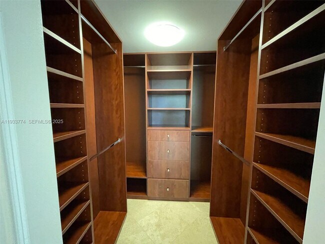 Building Photo - 1755 E Hallandale Beach Blvd