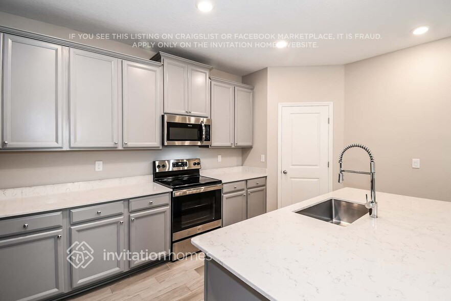Building Photo - 7978 Thyme Trl