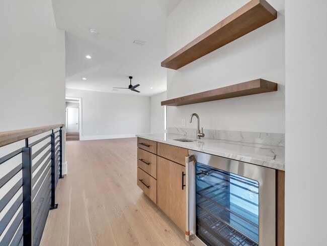 Building Photo - 330 Kelly Plantation Dr