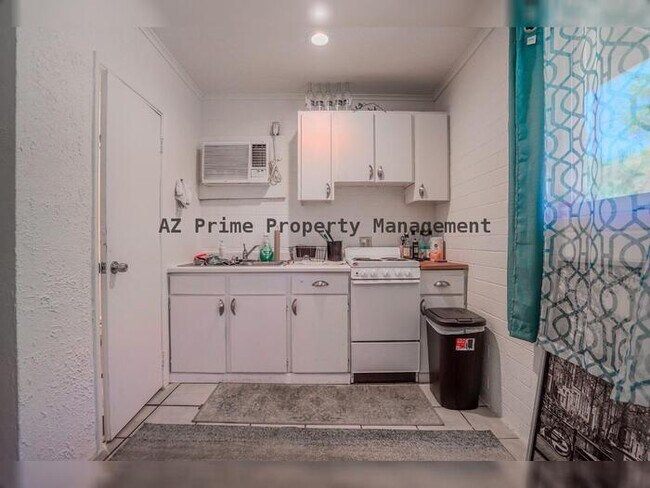 Building Photo - 351 E Encanto Dr