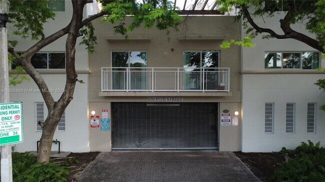 Building Photo - 630 85th St