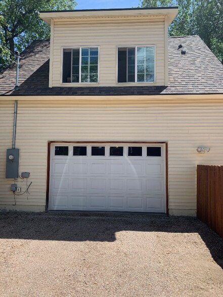 Building Photo - 532 W Kiowa St