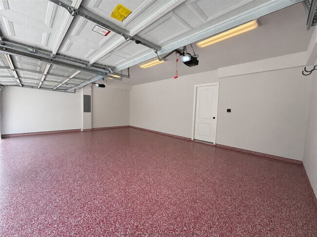 Building Photo - 824 Cage St