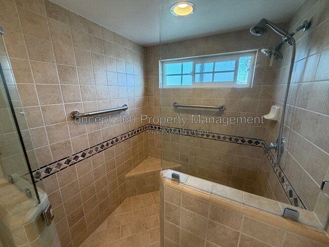 Building Photo - 237 Novara Dr