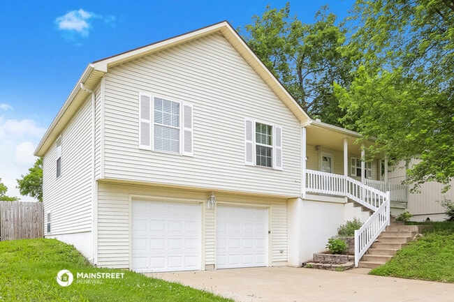 Building Photo - 1100 NE Ridgeview Dr