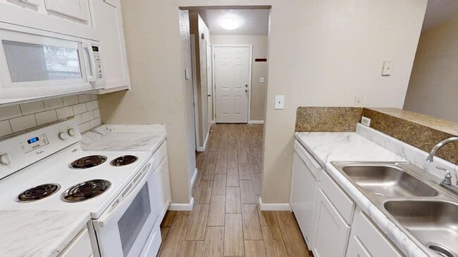 Building Photo - Charming 3 bedroom, 2 bath property in Cop...