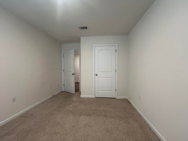 Building Photo - 916 Merganser Way