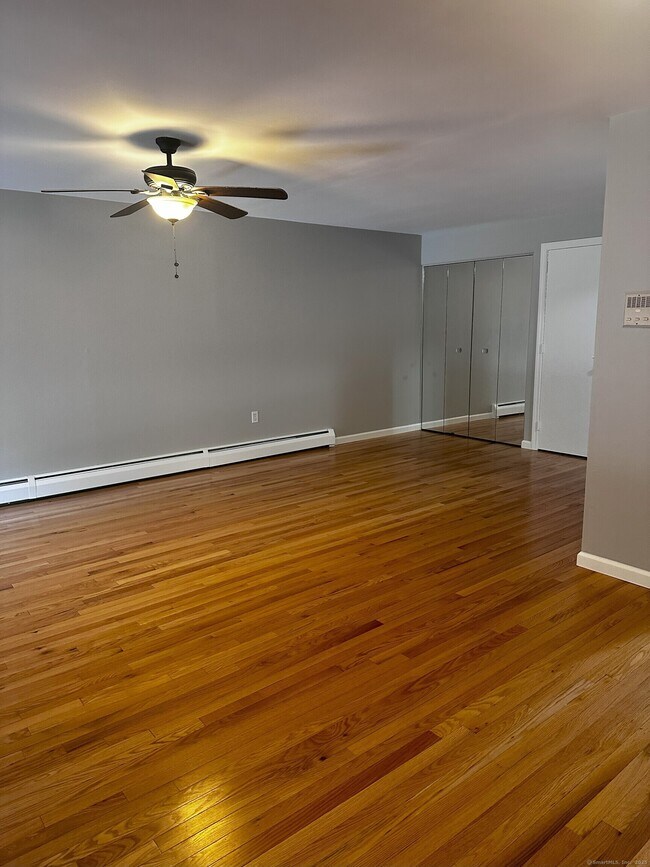 Building Photo - 100 Oxbow Dr