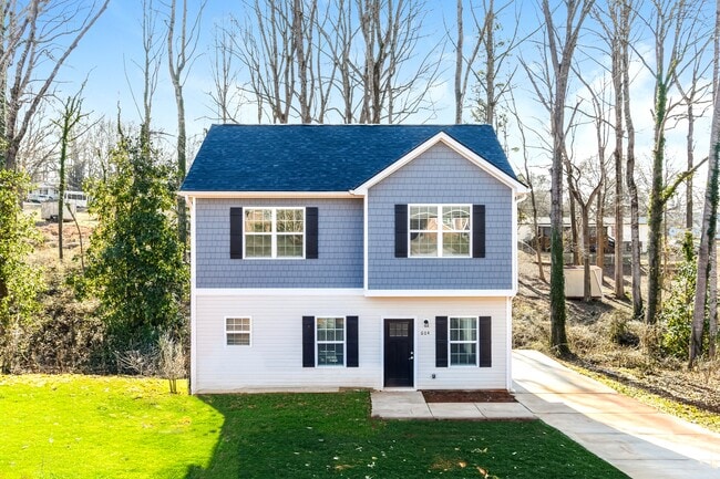 Building Photo - 606 E Texas Ave