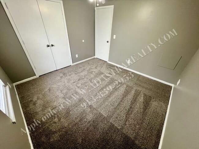 Building Photo - Affordable Living in Kansas City-Available NOW!!