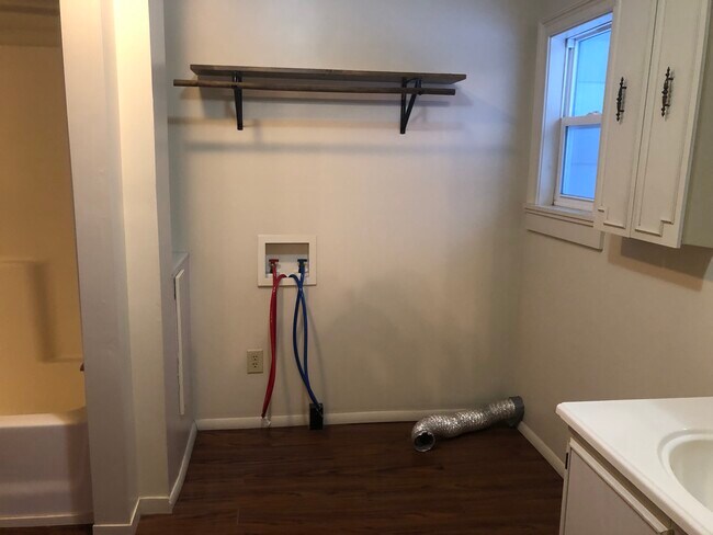 Washer and dryer hook up - 6764 Sutliff Rd