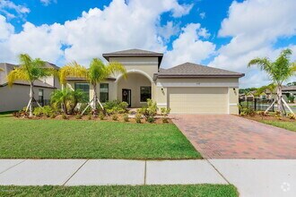 Building Photo - Sawgrass Lakes