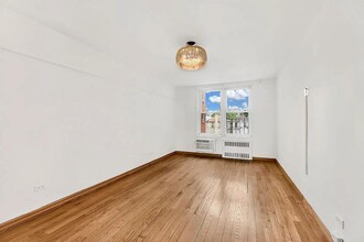 Building Photo - 1625 Emmons Ave