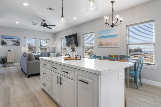 Building Photo - 135 Brady Dr